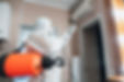 pandemia-coronavirus-desinfectante-traje-protector-mascarilla-rocia-desinfectantes-casa-u-