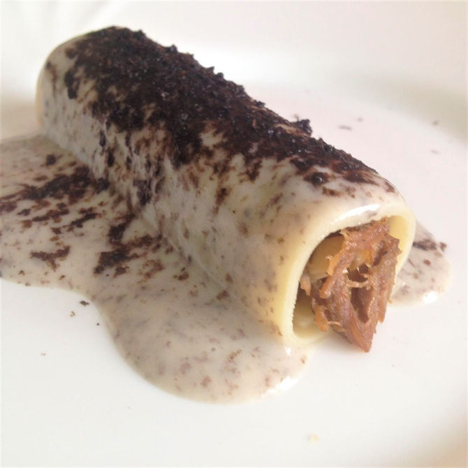 Canelones con bechamel trufada