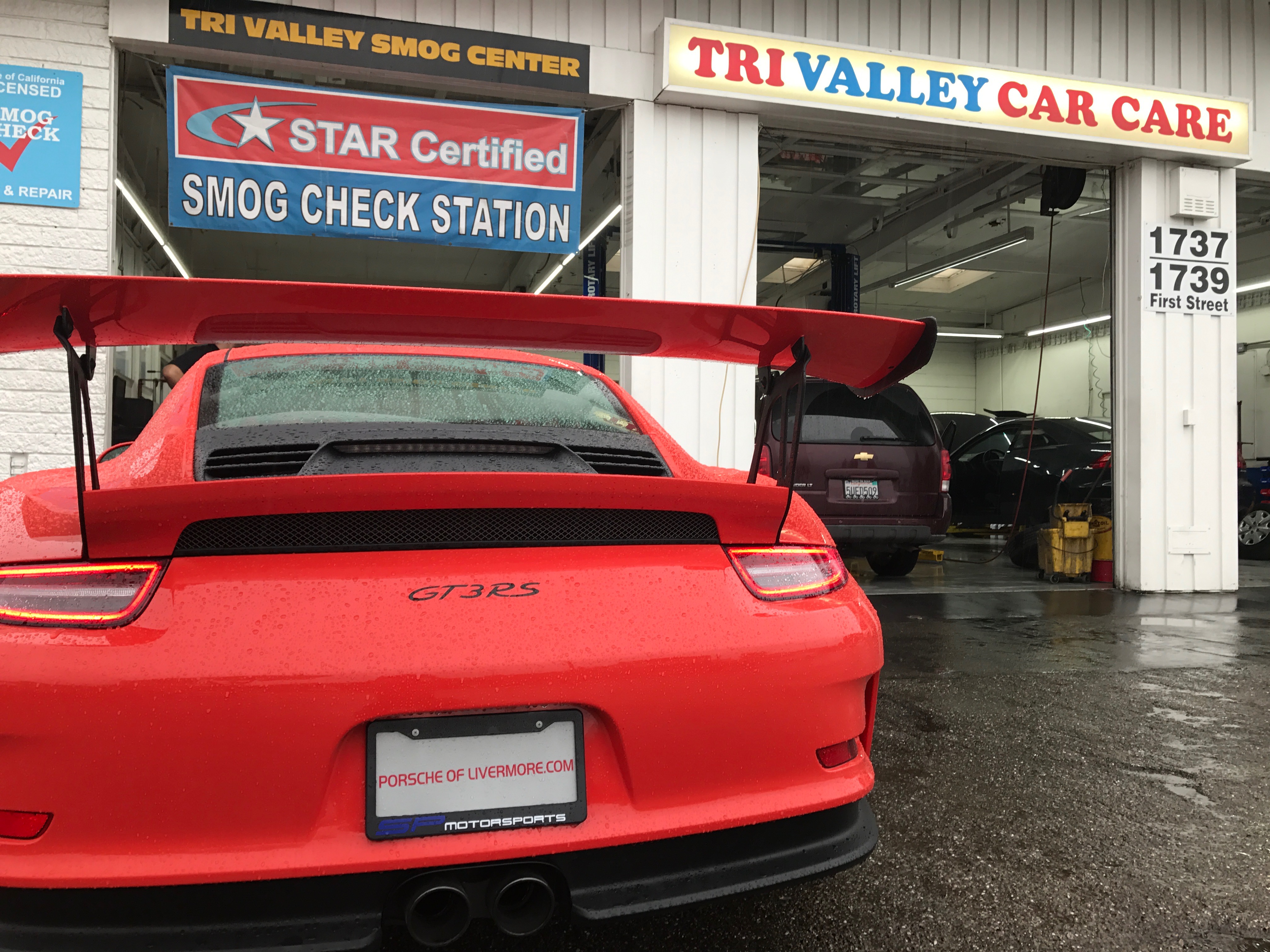 A Porsche GT3RS visiting for a smog!