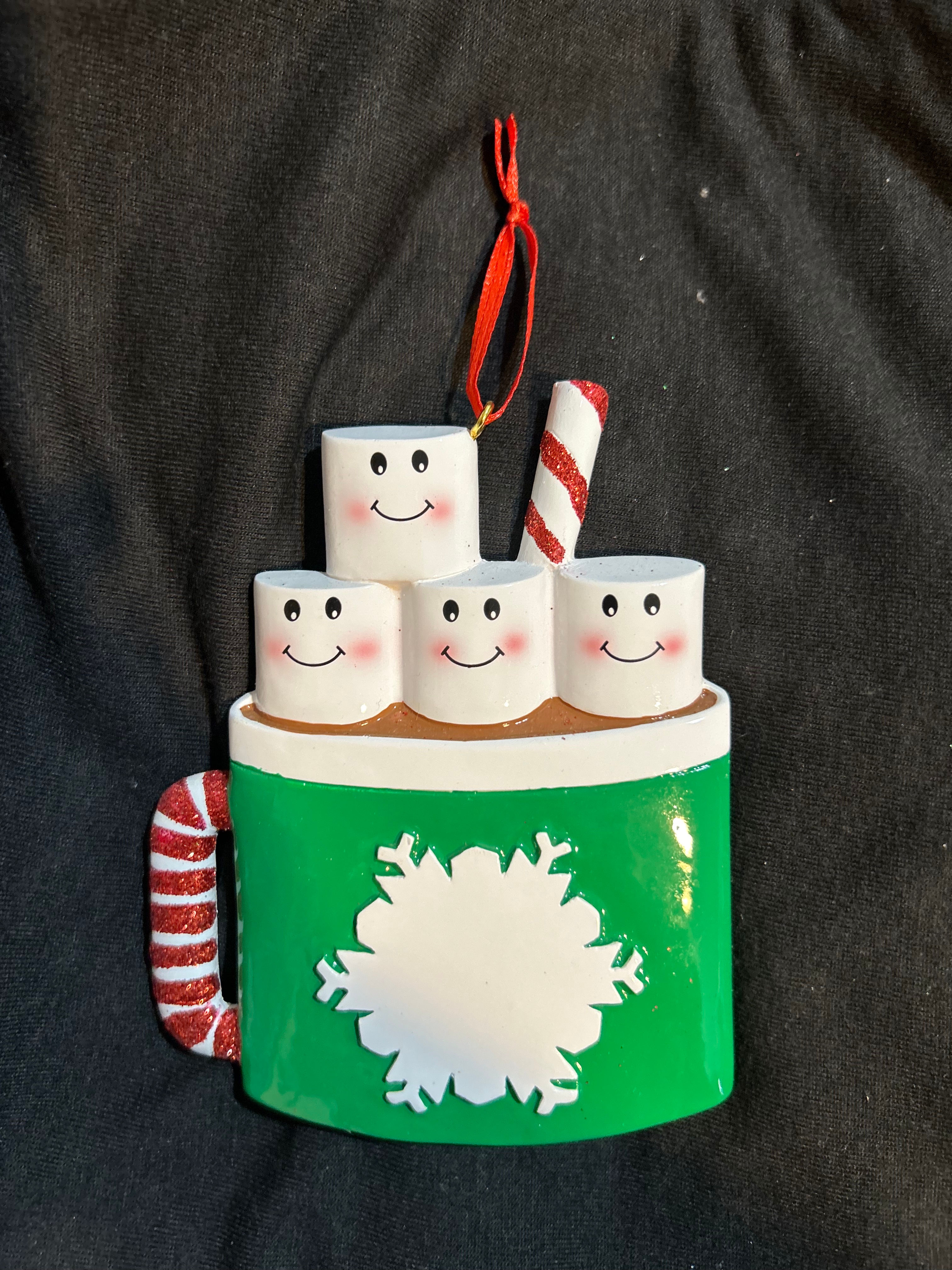 FAMILY OF 4 MARSHMALLOWS IN GREEN MUG