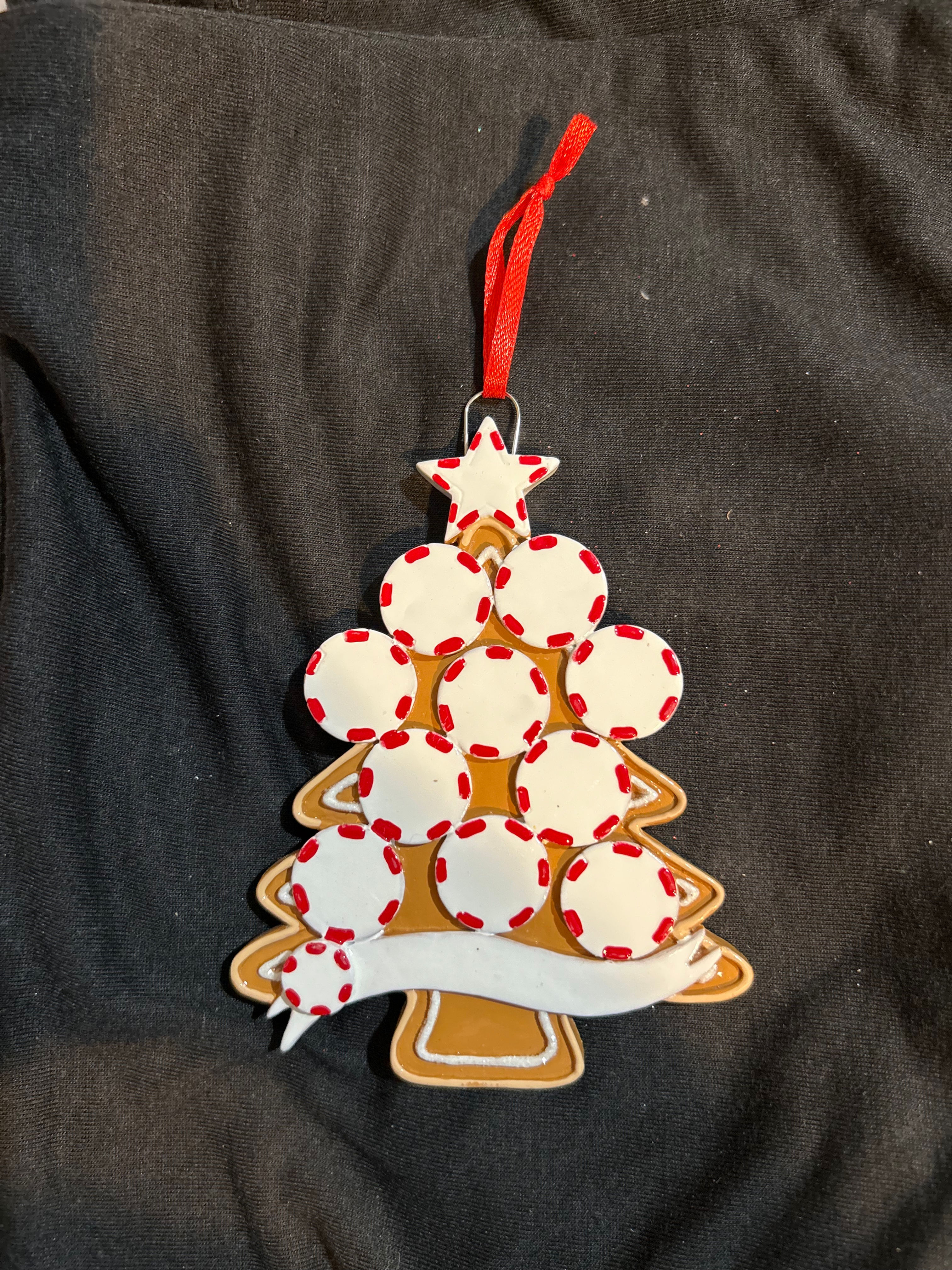 10 MINT CANDIES ON A COOKIE