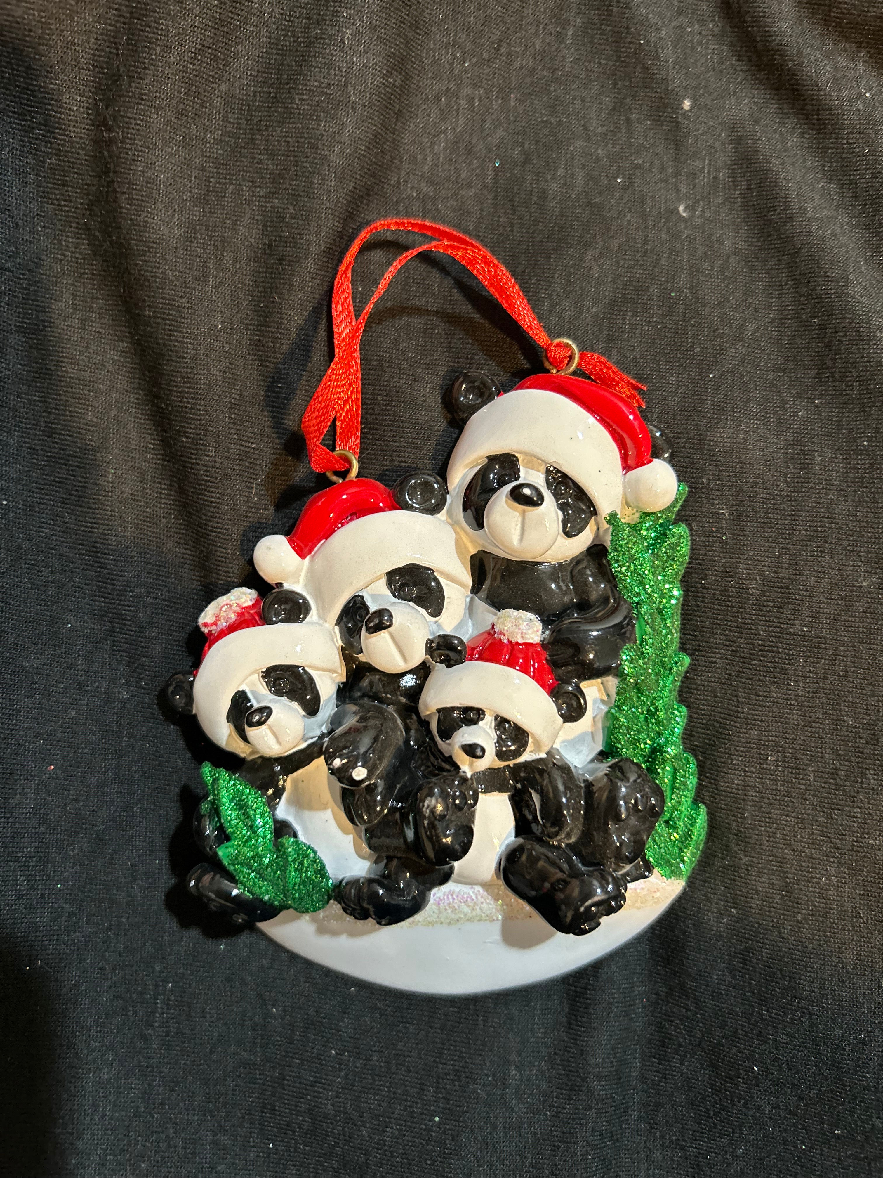 FAMILY OF 4 PANDAS
