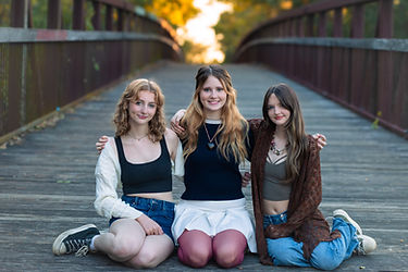 Mini sessions are 15-minute, themed photo shoots designed to capture beautiful moments in a short amount of time. Perfect for those looking for a quick yet high-quality session, mini sessions offer a fun and focused experience without the time commitment of a full session