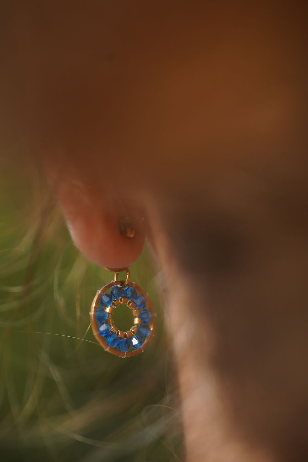 Miniature : Boucles FLORÈS en cristal de Bohème bleu-jean et acier doré inoxydable