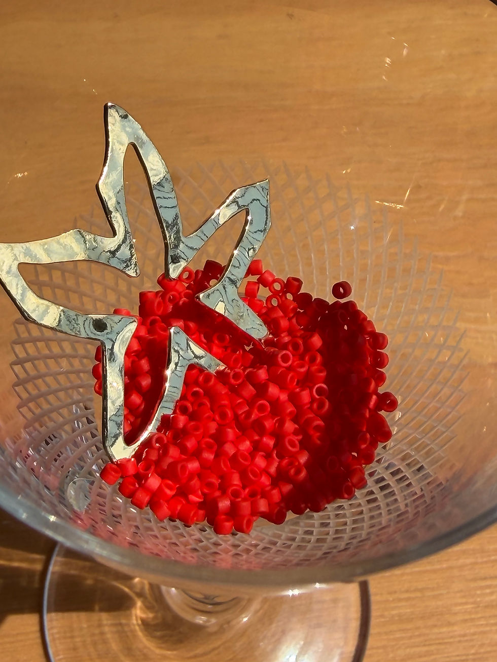 Miniature : perles miyuki rouge et étoile dorée