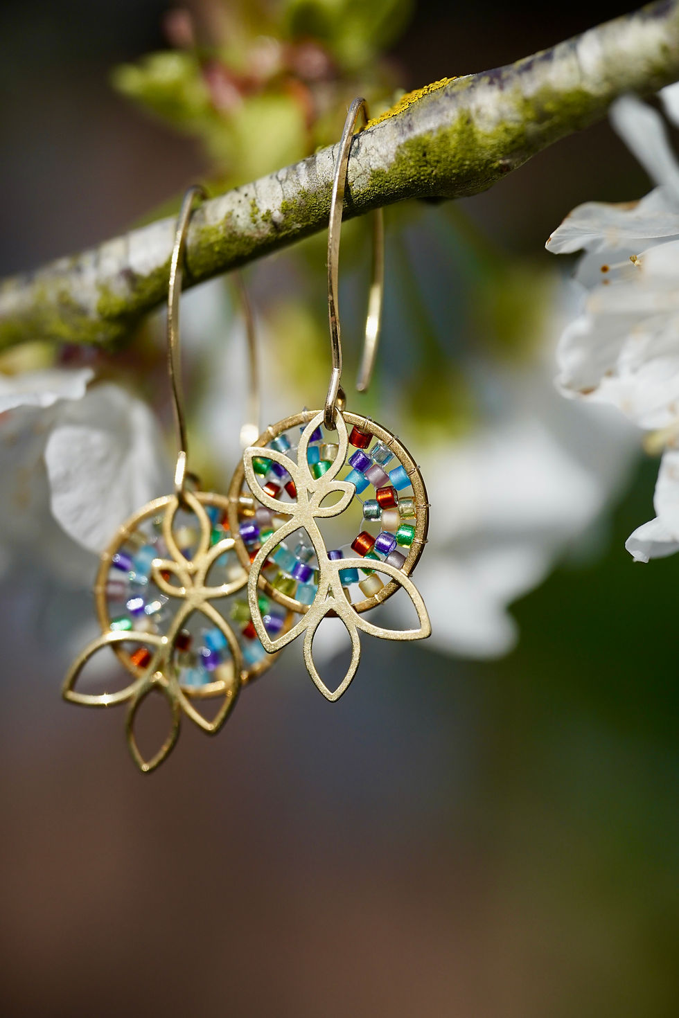 Miniature : Bijou doré fin et délicat. Nomade, à emmener avec soi au quotidien