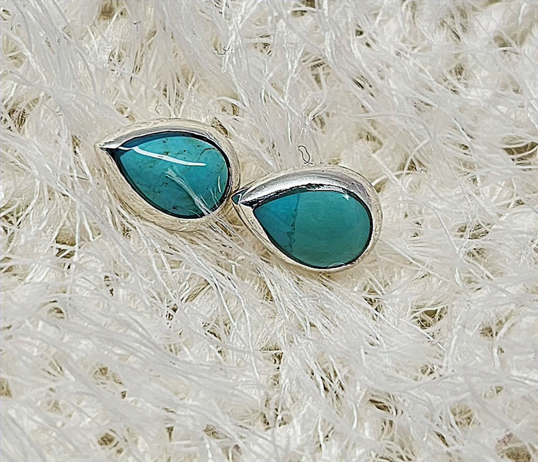 Turquoise Ear Top