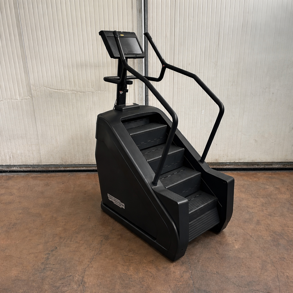 Technogym Excite Climb 1000 Unity, stepper professionale per allenamento cardiovascolare, attrezzatura fitness per potenziame