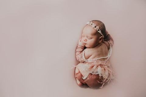 anchorage newborn photography, newborn photographer near me, professional newborn photos, anchorage family photography, best newborn photography anchorage