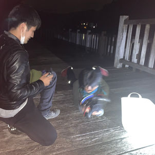 水の中に現れる！手がながーい生き物！