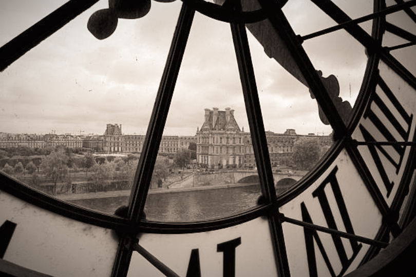 Clock out of sync symbolizing the expat delay, communication struggles, and learning to adapt abroad.
