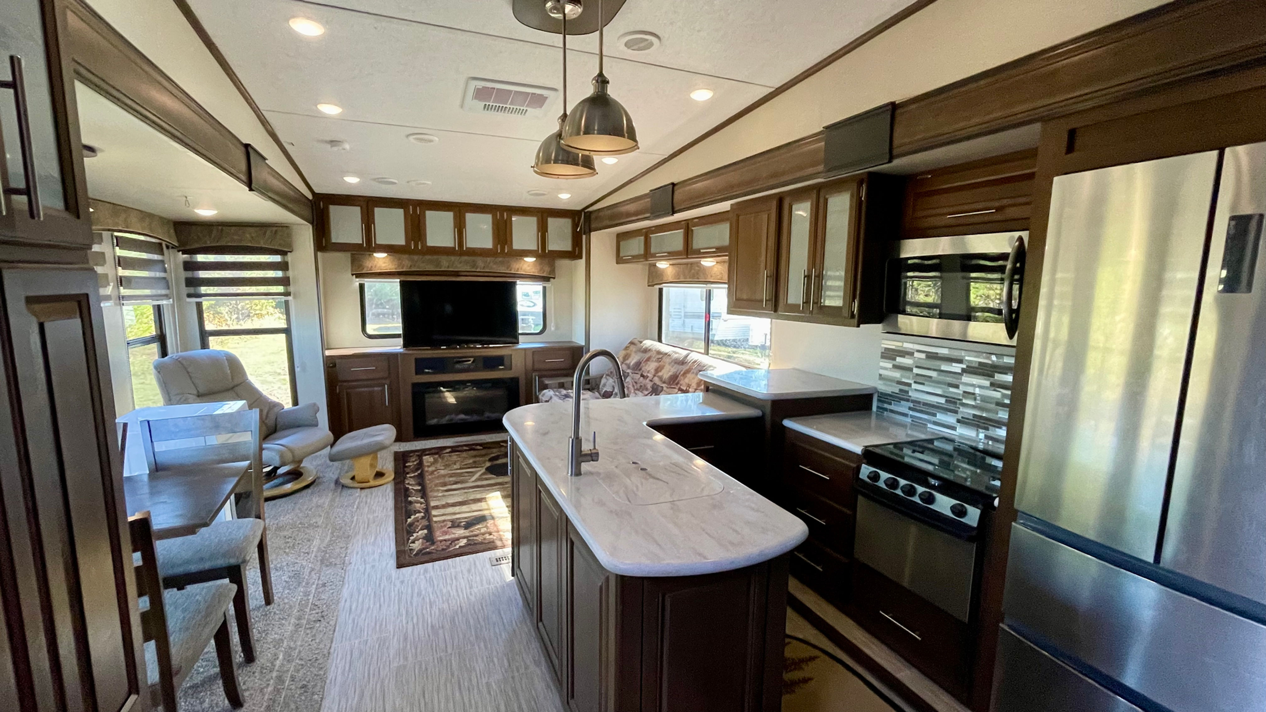2018 Forest River Wildcat 34WB