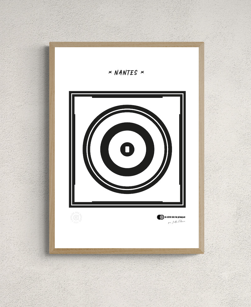 Affiche "Nantes", motif cadre carré et cercles concentriques façon plaque d'égout, collection à côté de la plaque