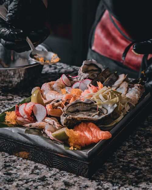 Plateau de fruits de mer et saumon, accord mets et vins pour le Muscadet Côtes de Grand Lieu sur Lie