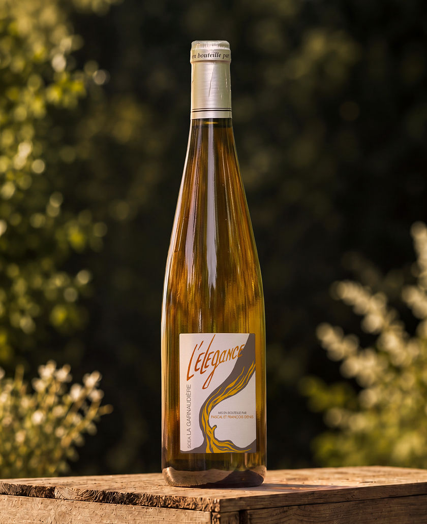 Bouteille de L'Élégance, vin blanc moelleux Gewurztraminer du Domaine de La Garnaudière