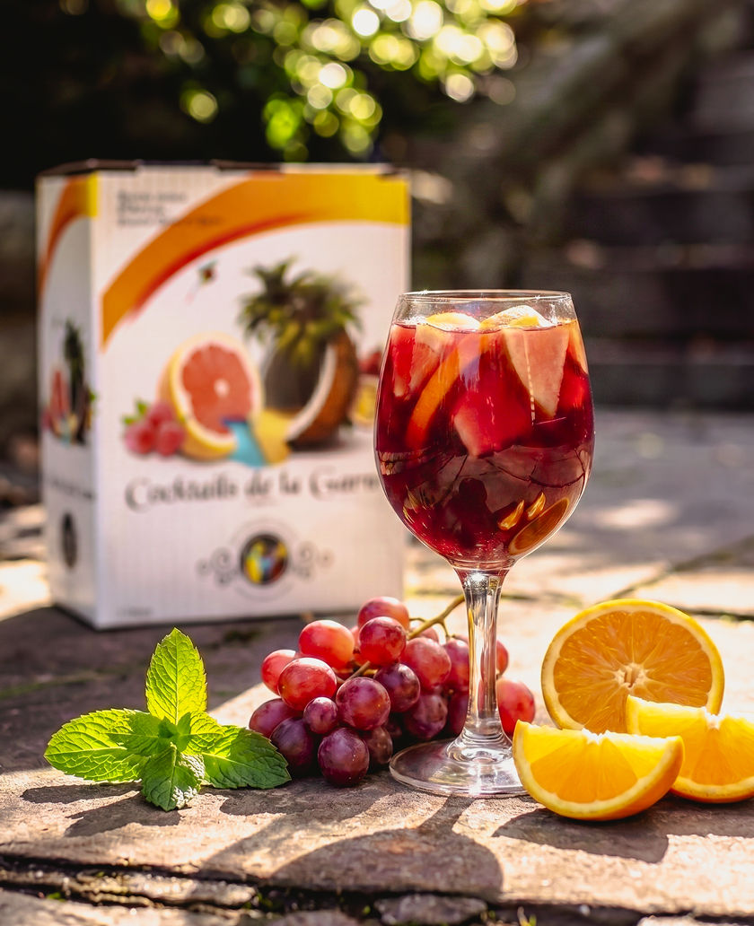 Cocktail Sangria à base de vin blanc du Domaine de La Garnaudière, sirop saveur sangria