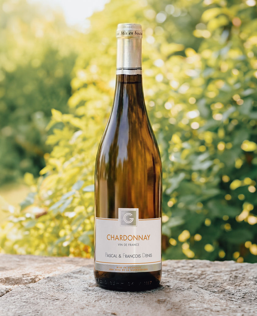 Bouteille de Chardonnay, vin blanc sec du Domaine de La Garnaudière