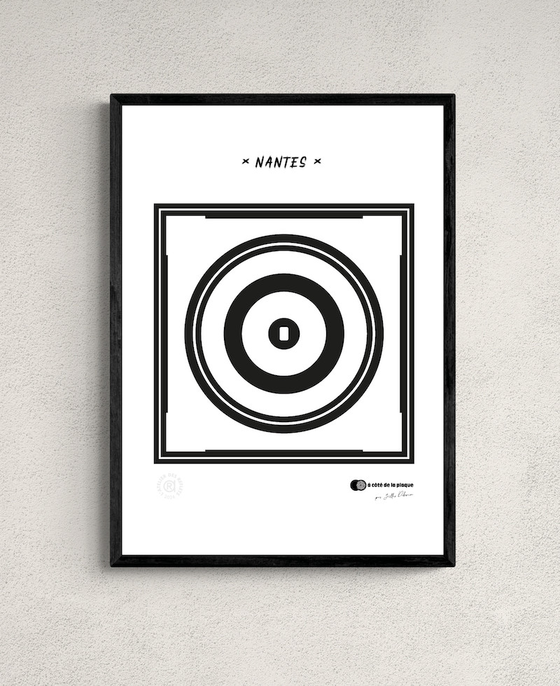 Affiche "Nantes", motif cadre carré et cercles concentriques façon plaque d'égout, collection à côté de la plaque
