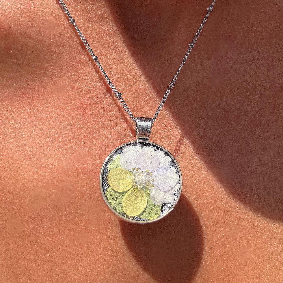 Thumbnail: Gardenia Necklace