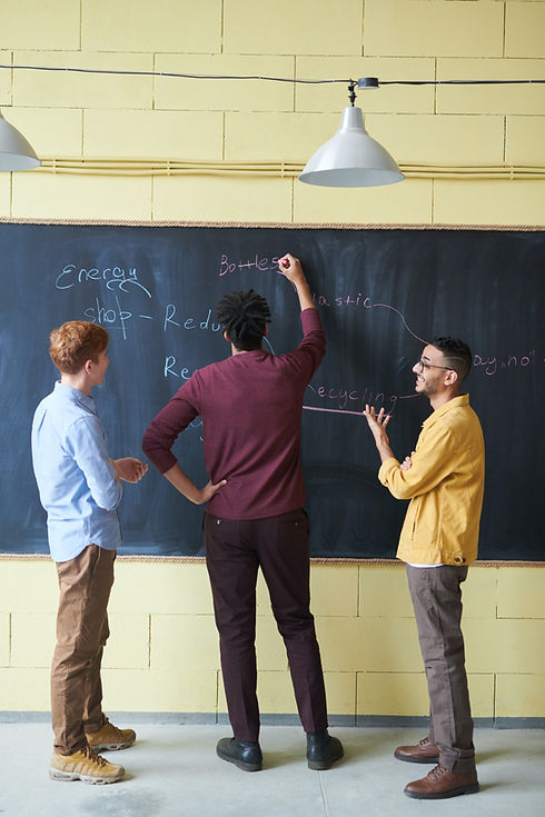 Teaching pexels-fauxels-3182751.jpeg