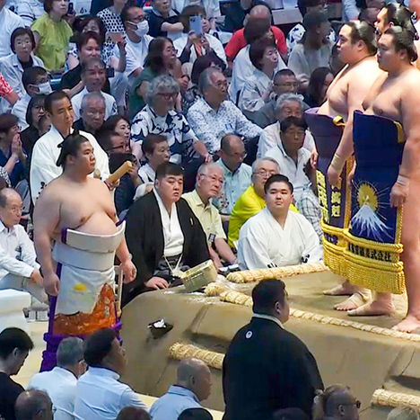 Makuuchi dohyo-iri 2026-7-15