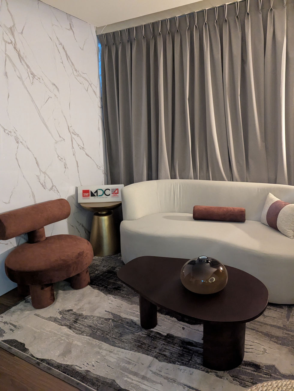 PXL_20251007_193840051.RAW-01.COVER