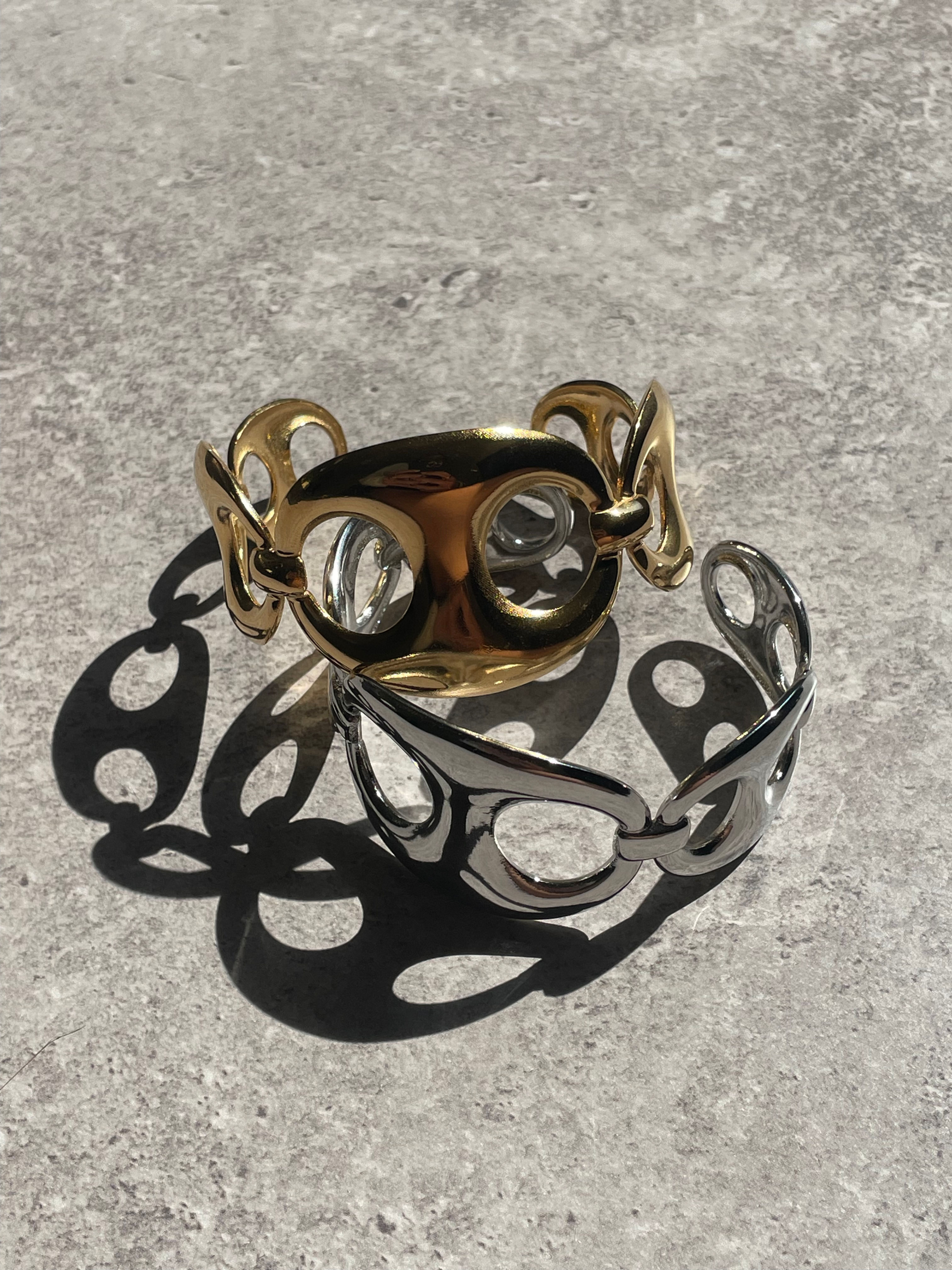LINKED CUFF