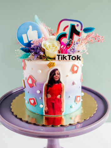 SM_Cake_Tik_tok_edited.jpg