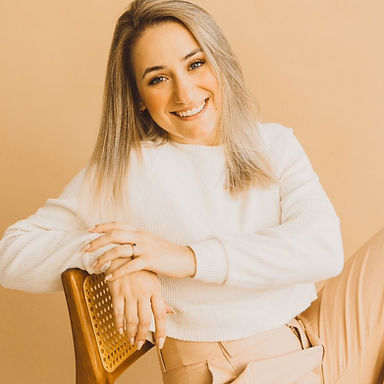 Larissa Maria Mello Lera 