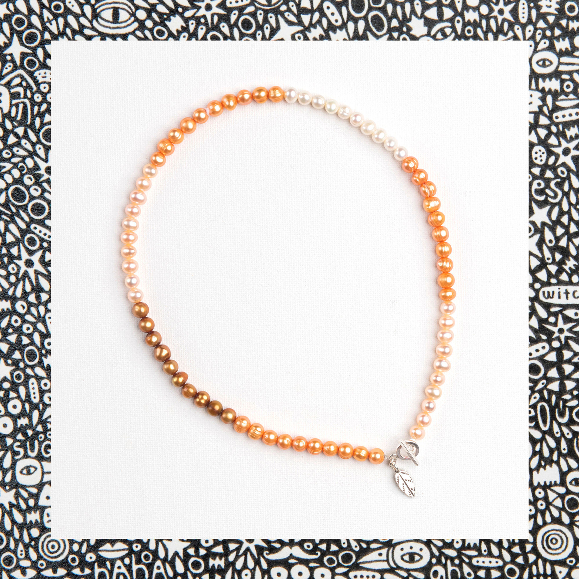 multicoloured (dyed) freshwater pearls