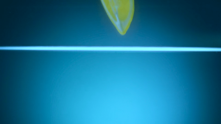 02 BOMBAY SAPPHIRE-high.gif