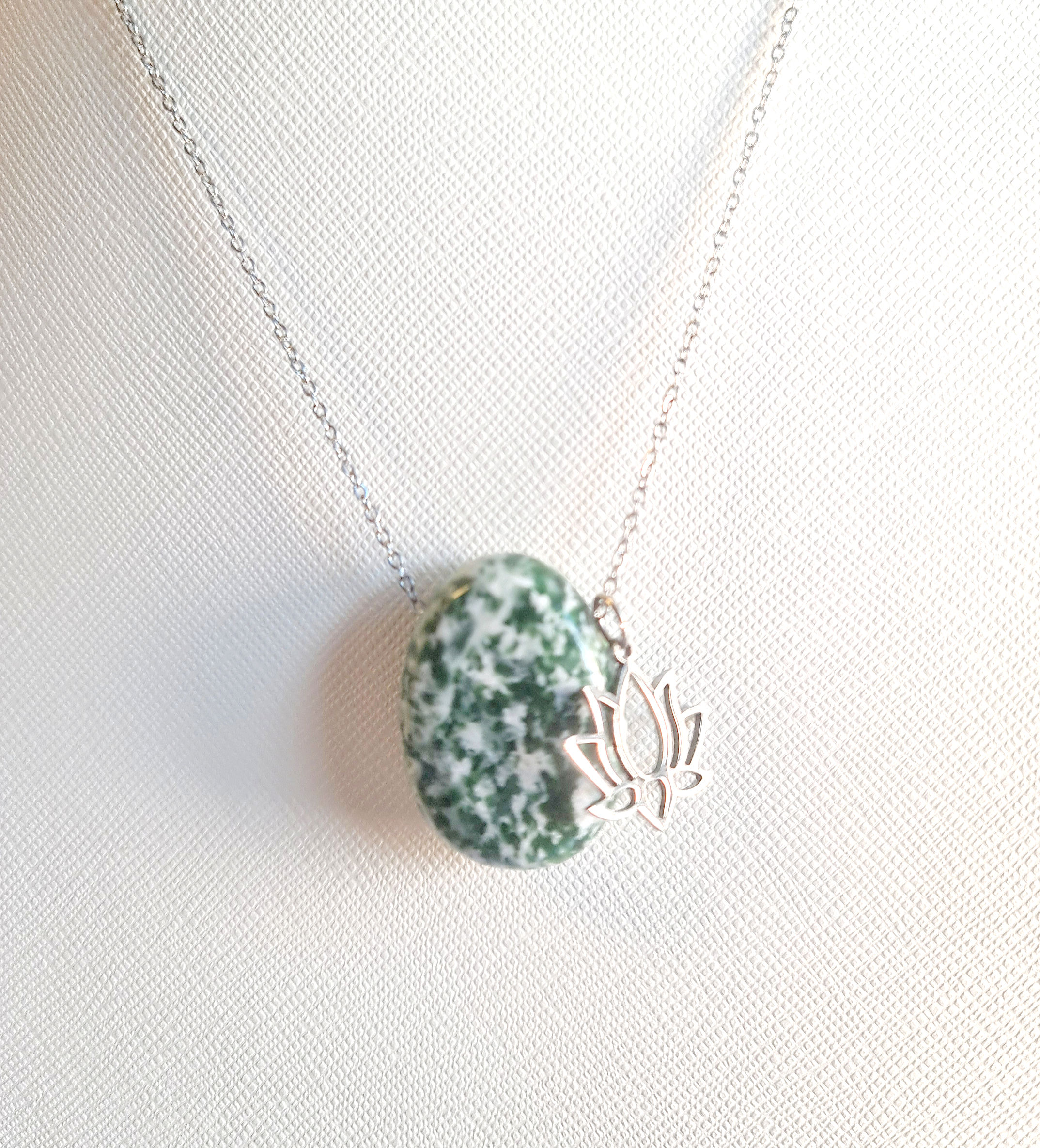 Collier Terre Sacrée: Renaissance, enracinement et sérénité