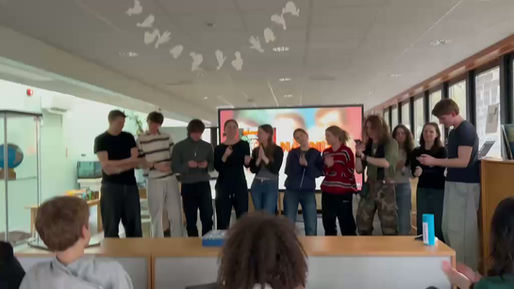Studens singing