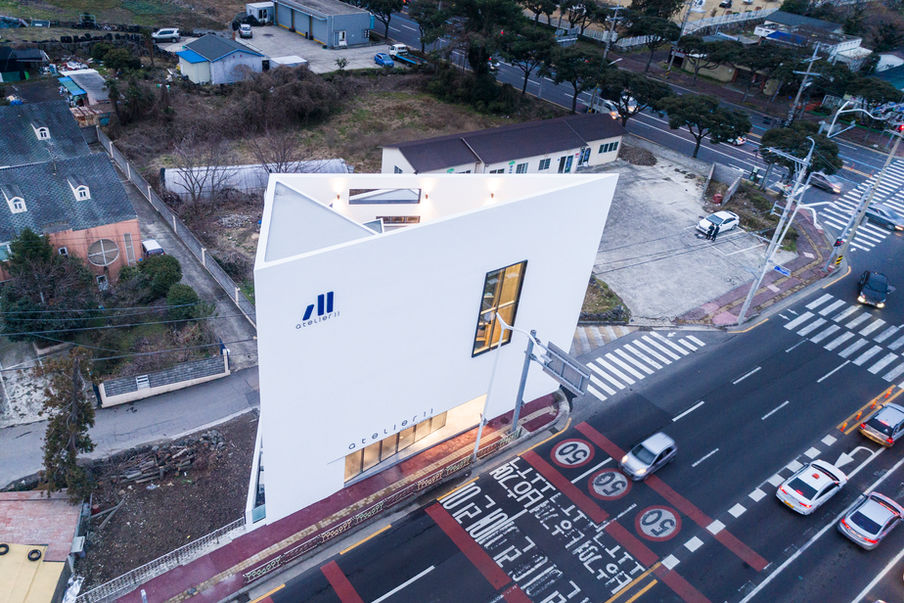 도로와 접한 아뜰리에11 사옥 항공 사진