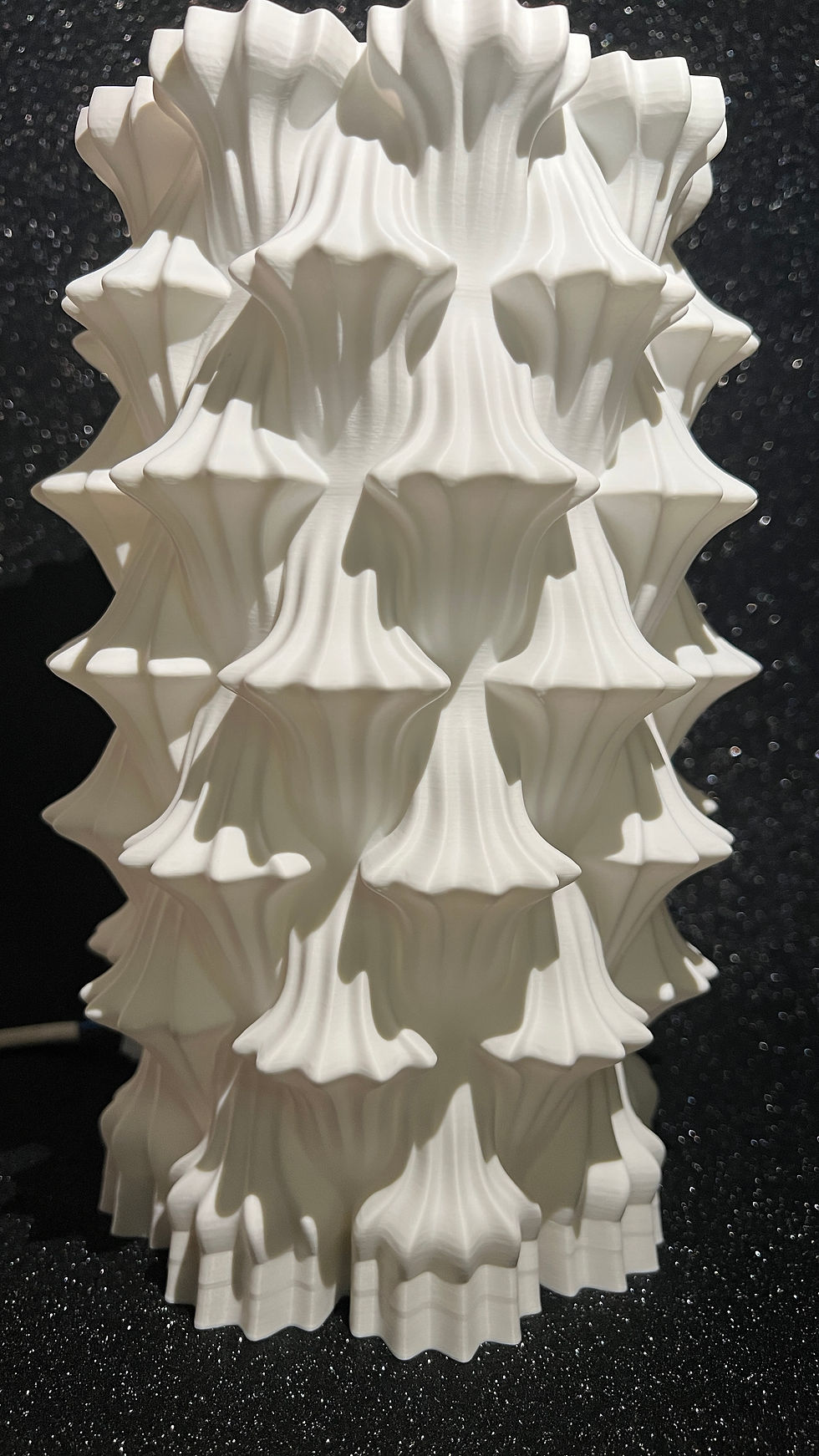 Thumbnail: 3D-printed table lamp in a modern design