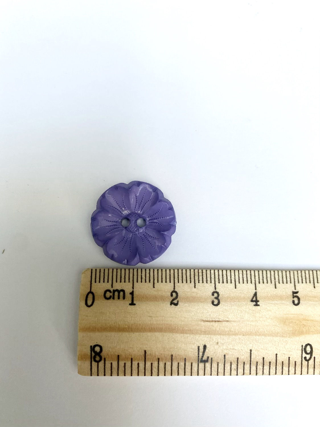 Lilac Flower Shaped Round Buttons - 20mm