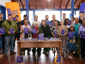 Livro “A gente é que sabe” do arteBEM retrata moradores de Antônio Dias