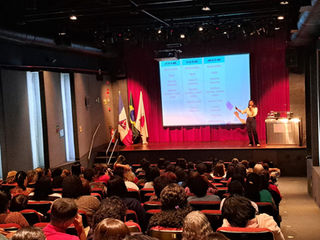 Encontro de Auxiliares de Serviços Educacionais reúne mais de 500 participantes em Timóteo