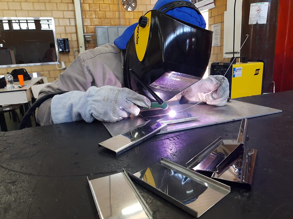 Curso de soldagem TIG capacita profissionais para atuarem no ramo do inox