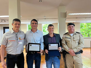 Fundação Aperam recebe visita de veteranos da PMMG