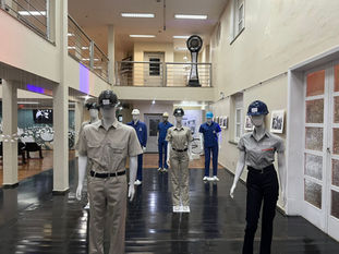 Exposição 80 anos Aperam resgata memória da empresa com objetos da comunidade