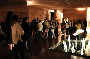 Memorial Brumadinho atrai e comove visitantes em primeira abertura à noite