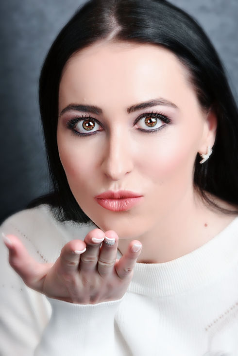 Nicoleta Georgiana Schiess Kuss.jpeg
