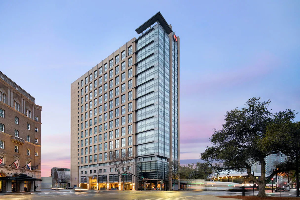 sjcsj-exterior-8415-hor-clsc.webp