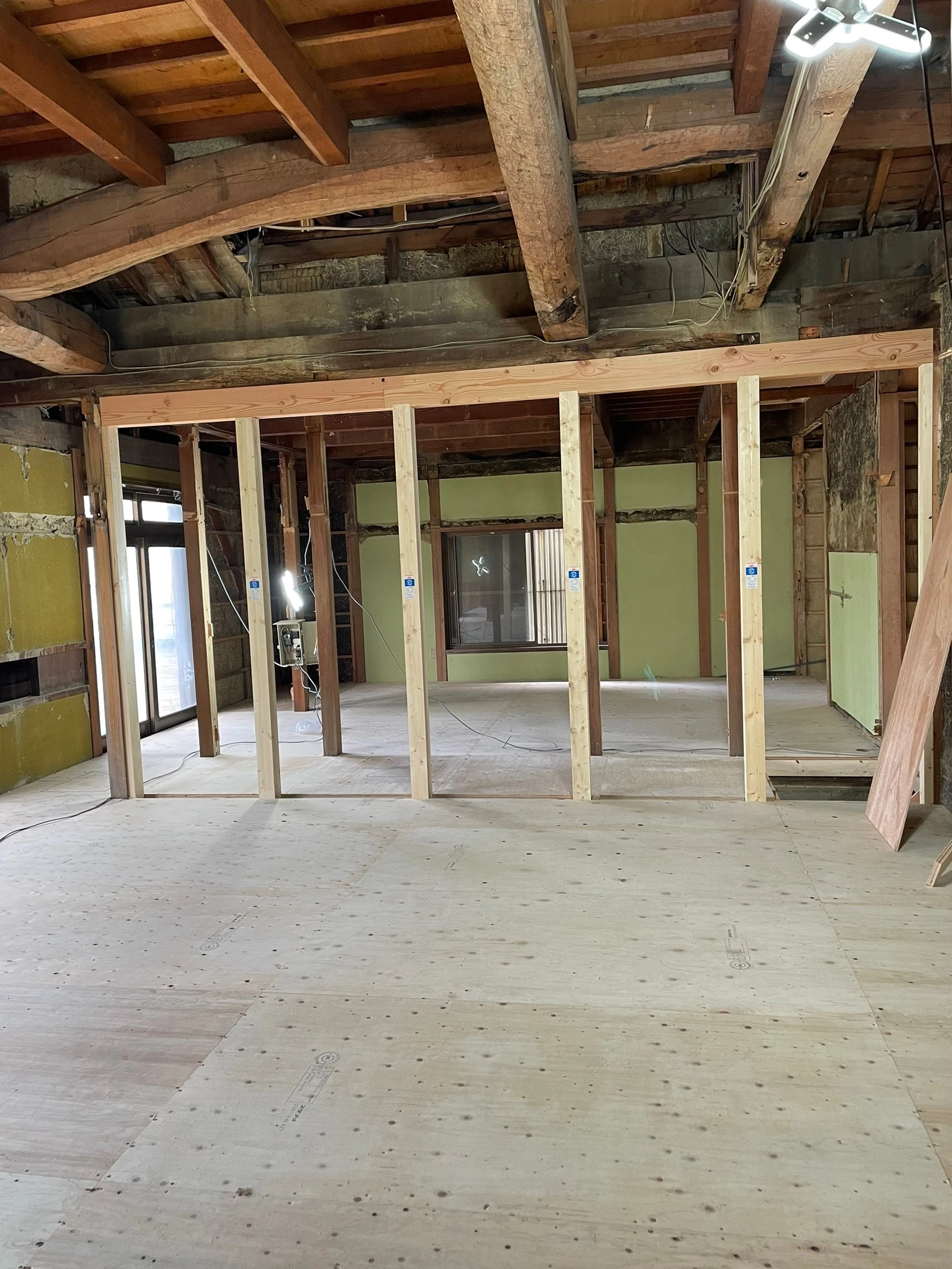 梁×格子デザインが魅せる開放的な住まい