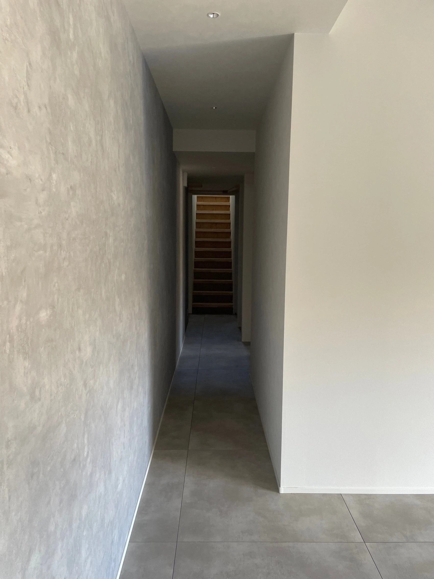 モルタル調でつくるモダンな空間