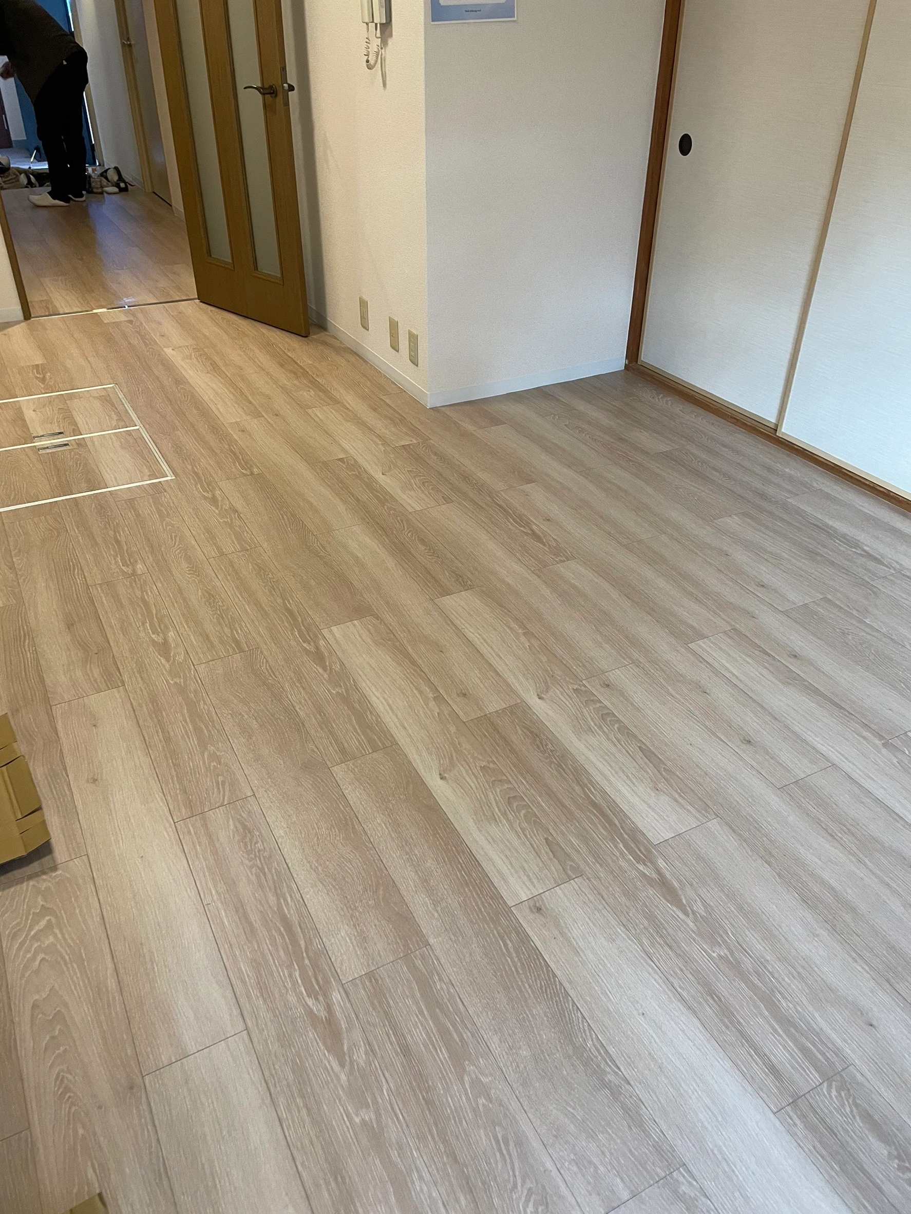 リフォーム後のフロアタイル