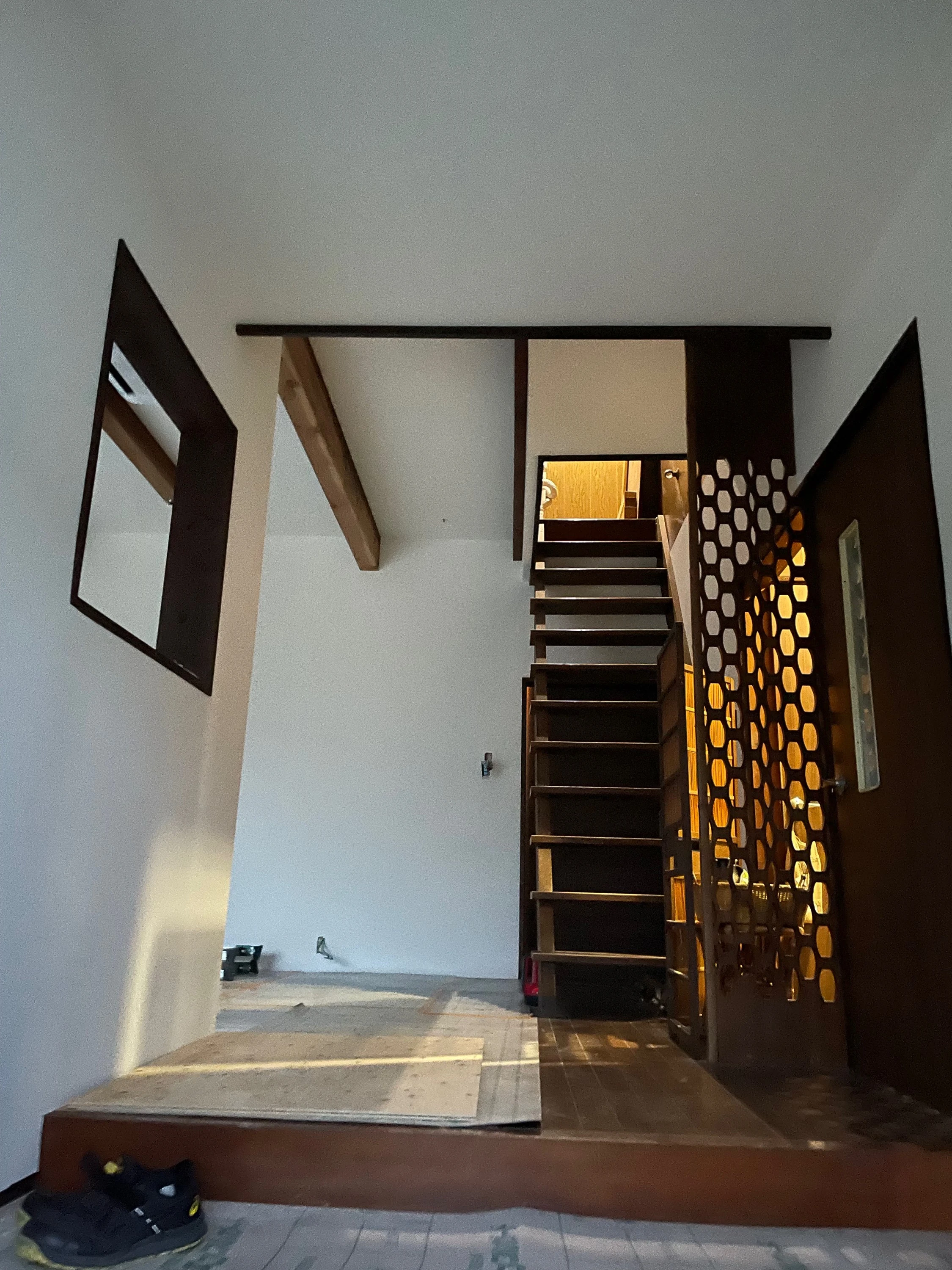 古民家カフェ改修｜梁を魅せる開放的な内装デザイン