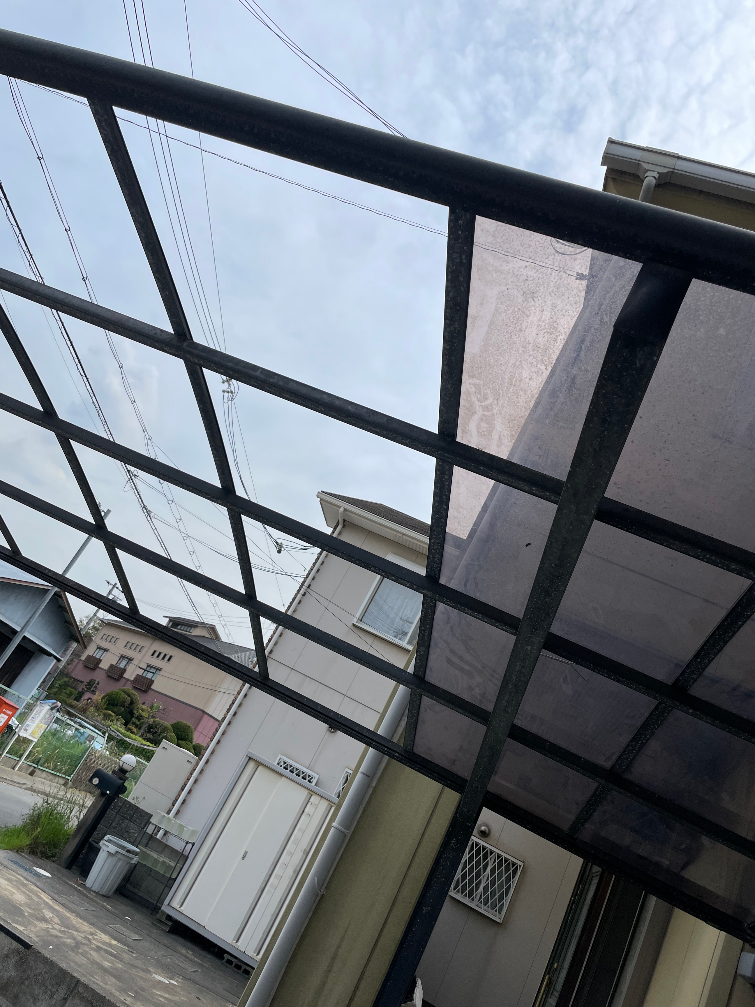 雹被害で壊れたカーポート