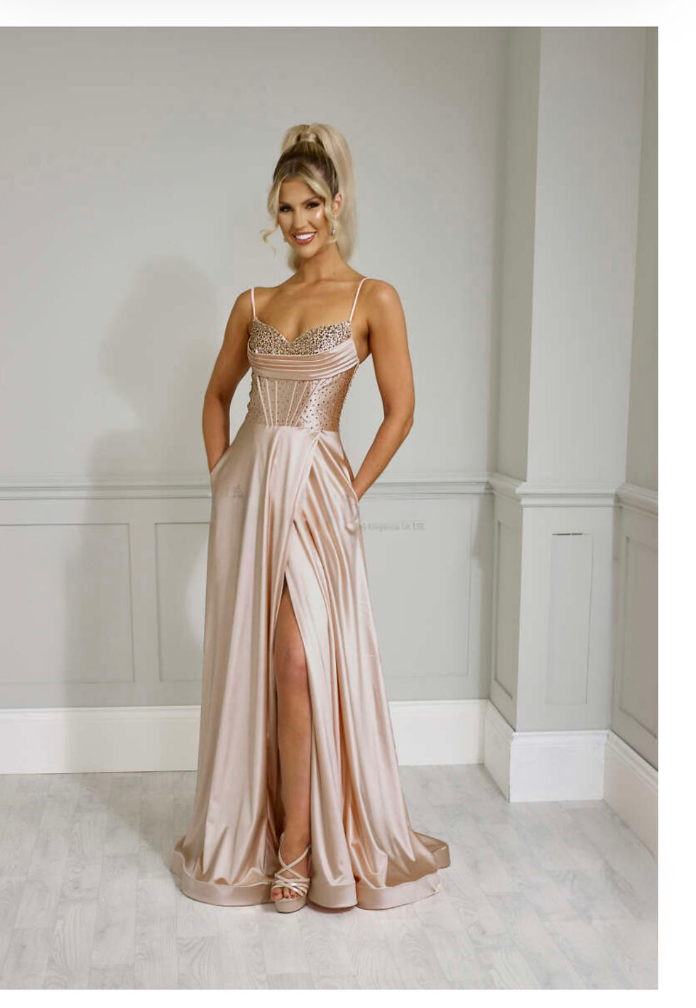 Thumbnail: A line dress